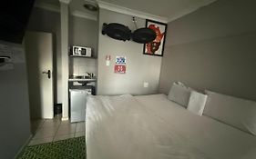 Evergreen Guest House Westonaria Town